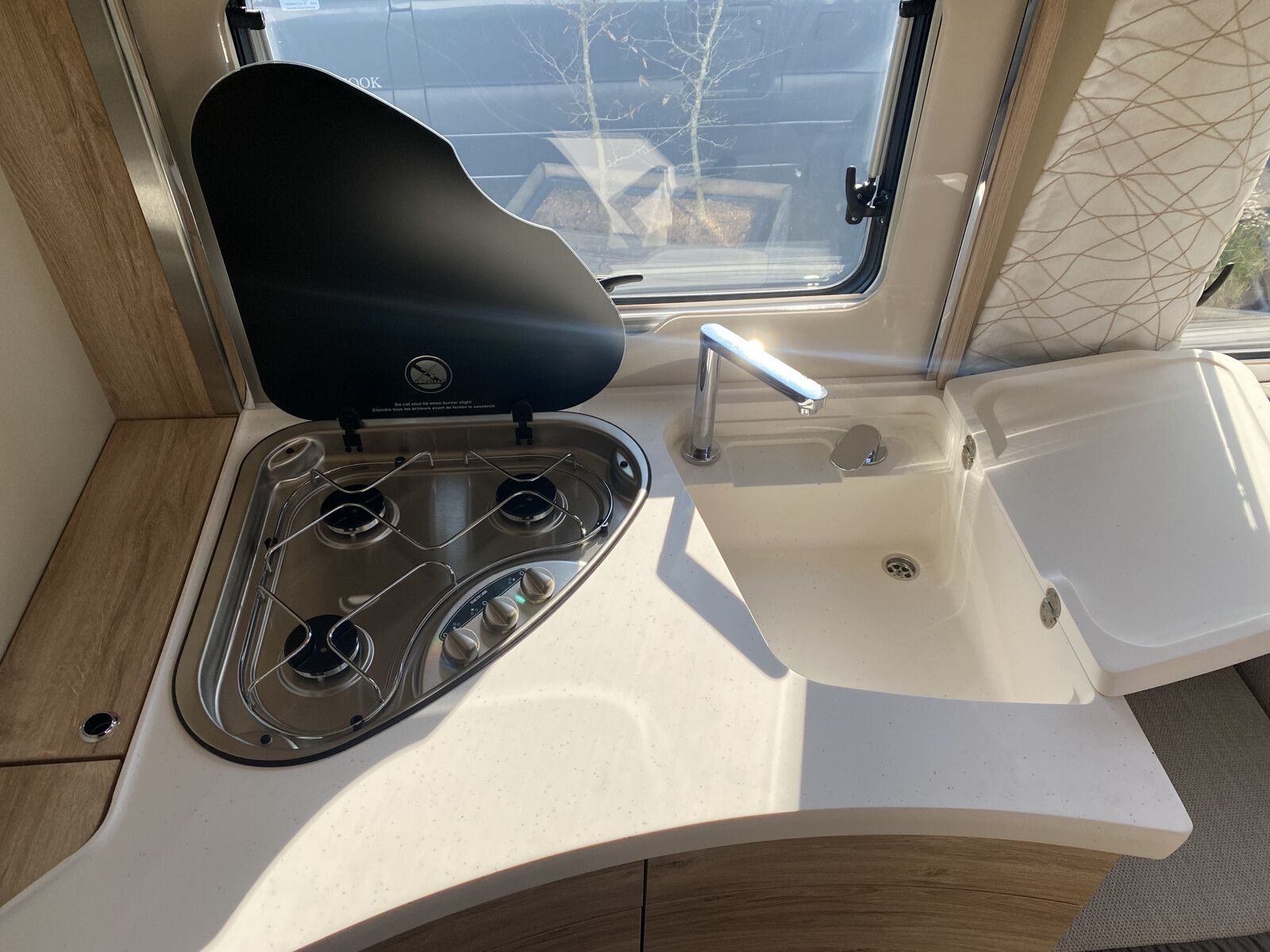 Fahrzeugabbildung Eura Mobil Integra Line IL 695 LF Mondial Plus, Autom.