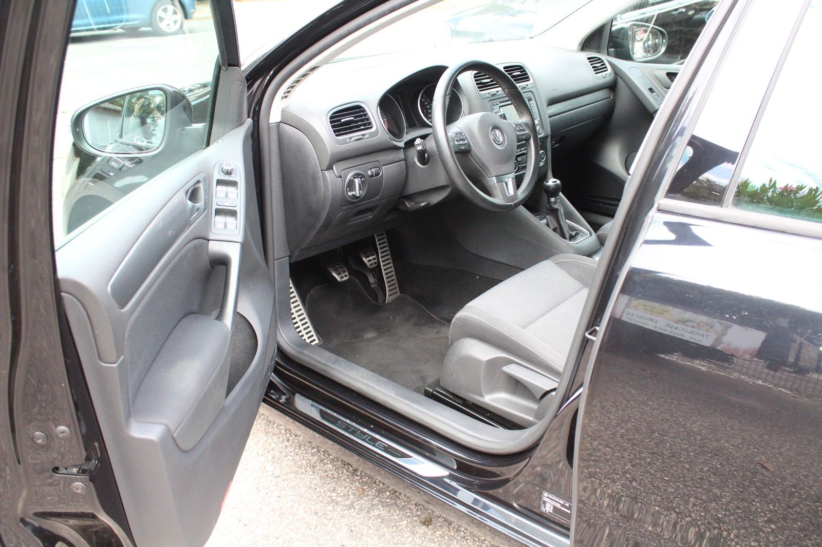 Golf VI 4 -Türen 1,6 TDI Style, Bestzustand!