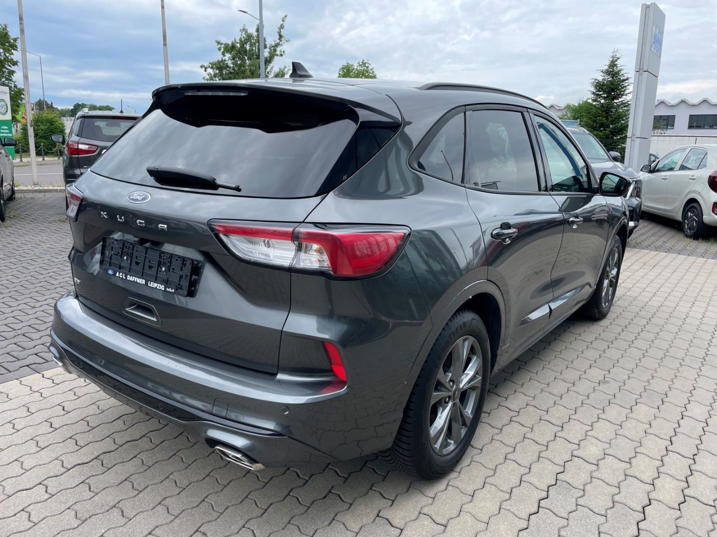 Fahrzeugabbildung Ford Kuga ST-Line X LED B&O elek Sitze und Heckkl
