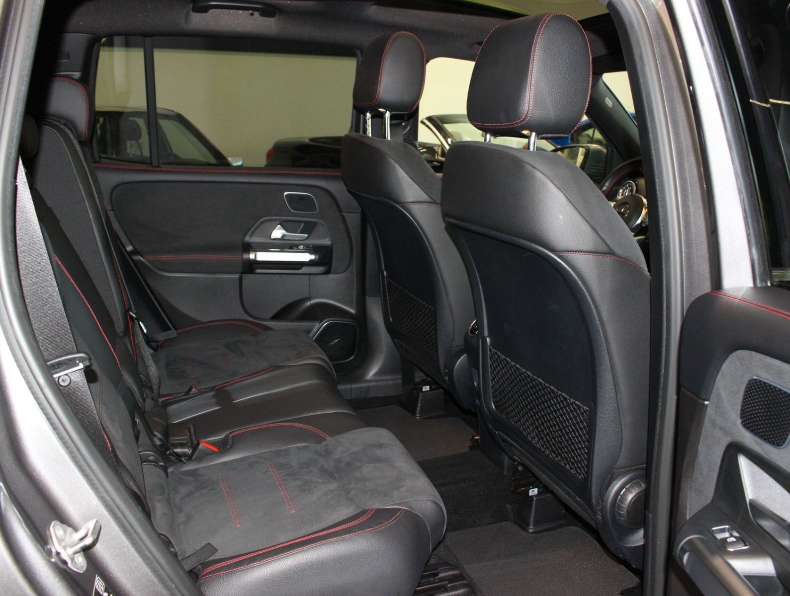 Fahrzeugabbildung Mercedes-Benz GLB 250 4Matic AMG Line Pano*Widescreen*Kamera