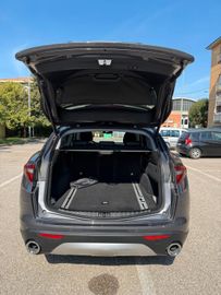 Alfa-Romeo Stelvio - 5