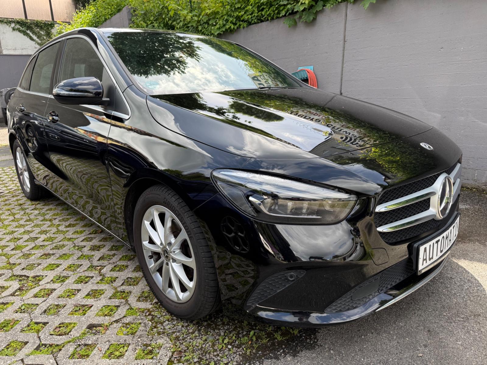 Mercedes-Benz B 180 Automatik Widescr. Navi LED MBUX