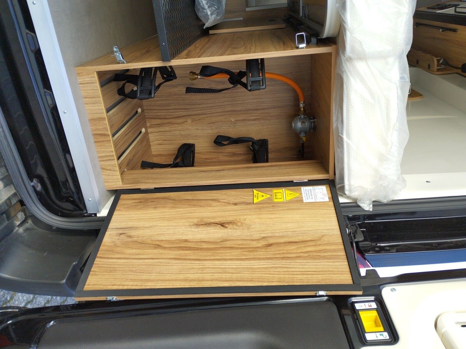 Fahrzeugabbildung Karmann Dexter 4x4 DE 560 AW Allrad 4x4, Rückfahrkamera