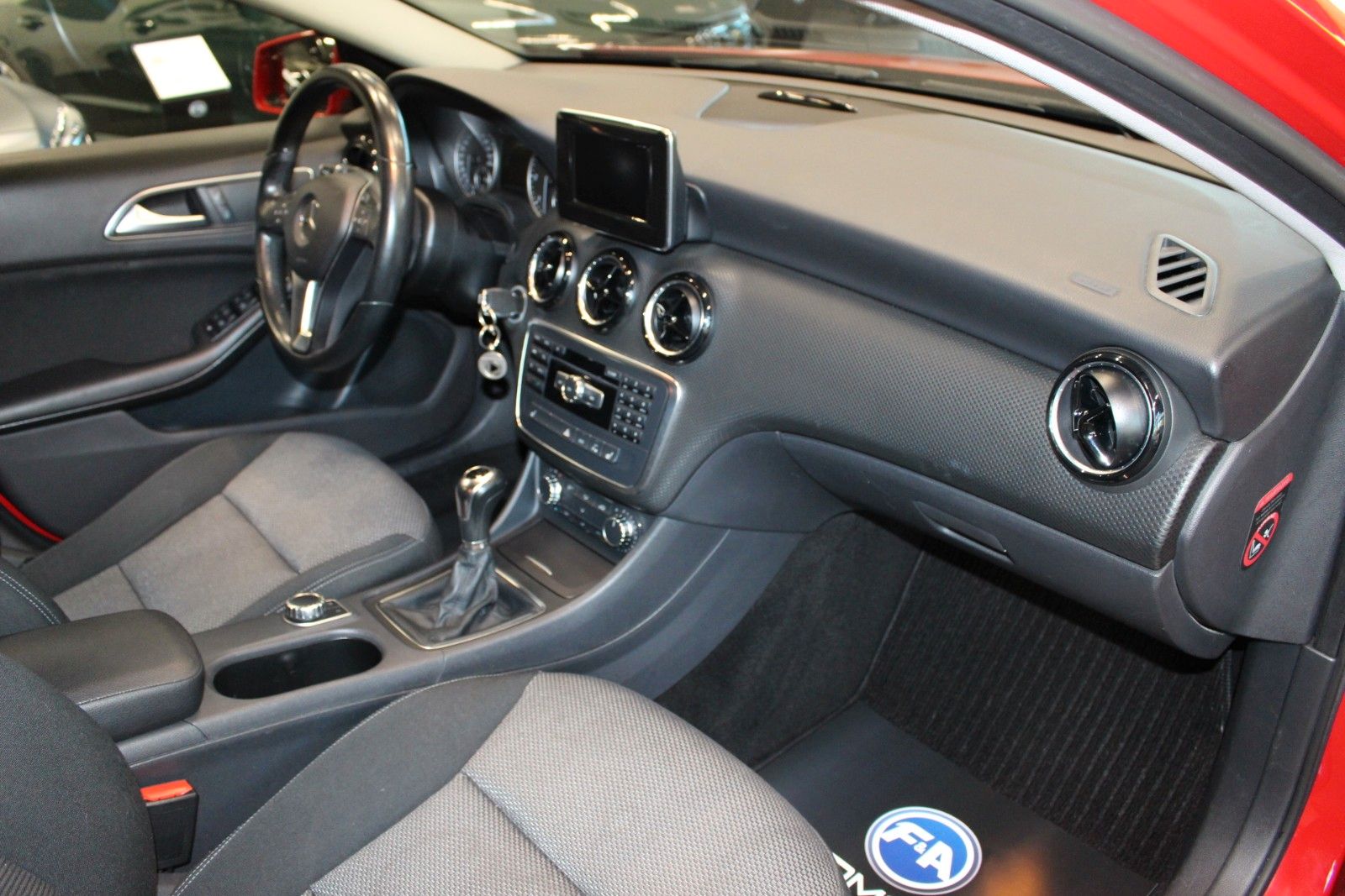 Fahrzeugabbildung Mercedes-Benz A 200 CDI *Bi-Xenon*PDC Navi