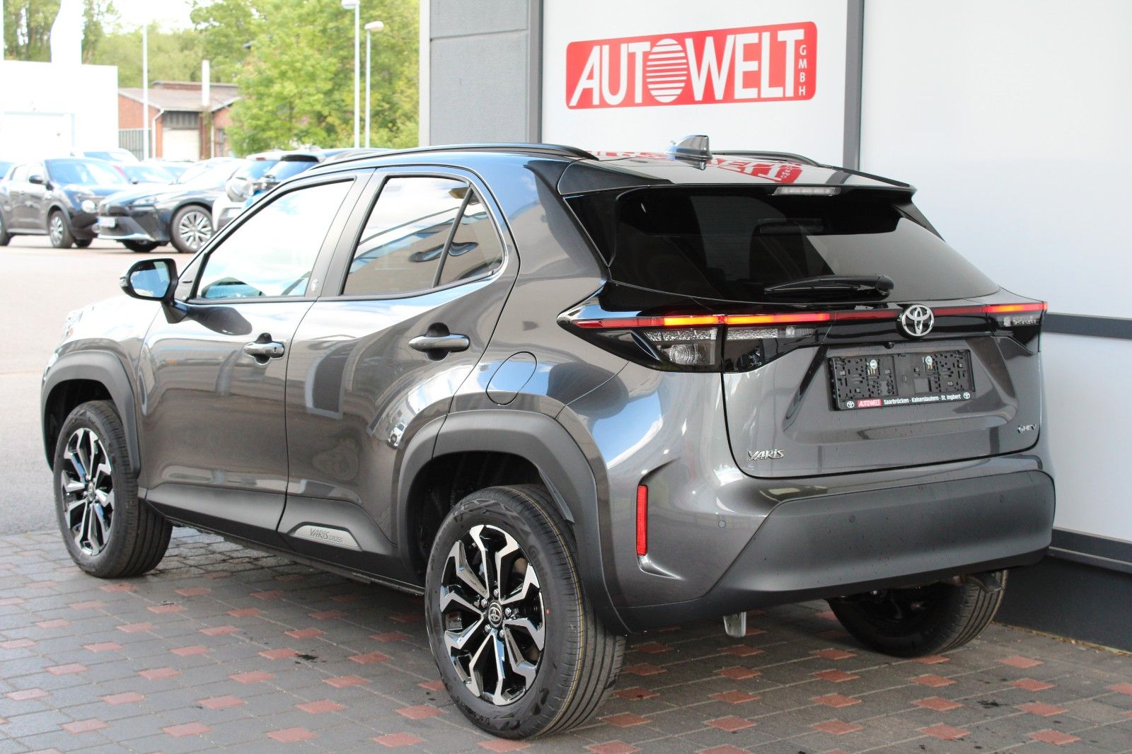 Fahrzeugabbildung Toyota Yaris Cross Hybrid Teamplayer + Winter-/Safety-P