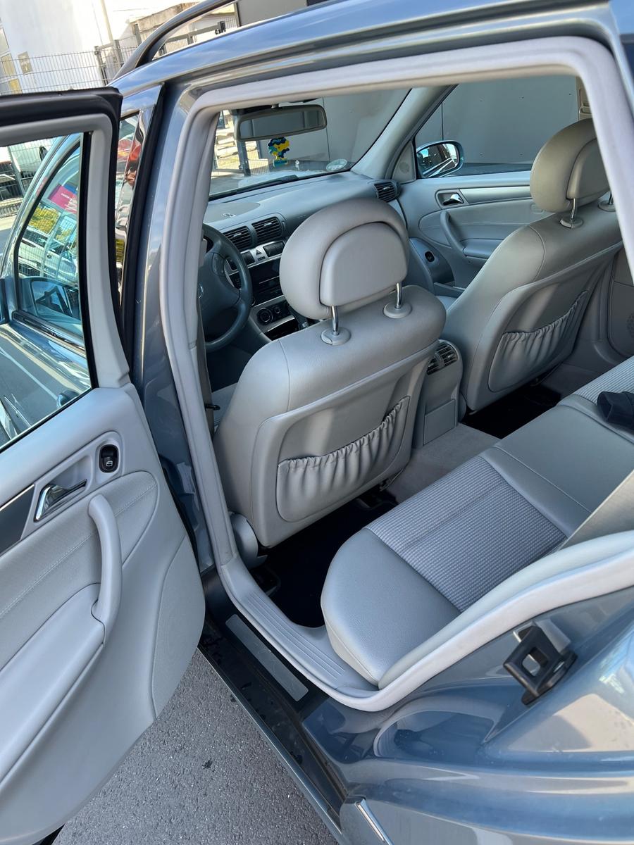 Mercedes-Benz C200 2004 — photo 9