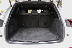 PORSCHE Cayenne S Diesel/ LUFTFAHR. PASM / PDLS+/ BOSE PORSCHE Cayenne S Diesel/ LUFTFAHR. PASM / PDLS+/ BOSE