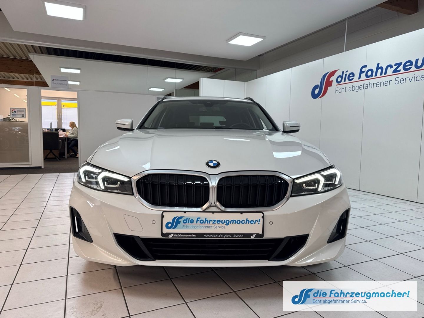 Fahrzeugabbildung BMW 320 Touring *FACELIFT*Navi Digitales Cockpit LED