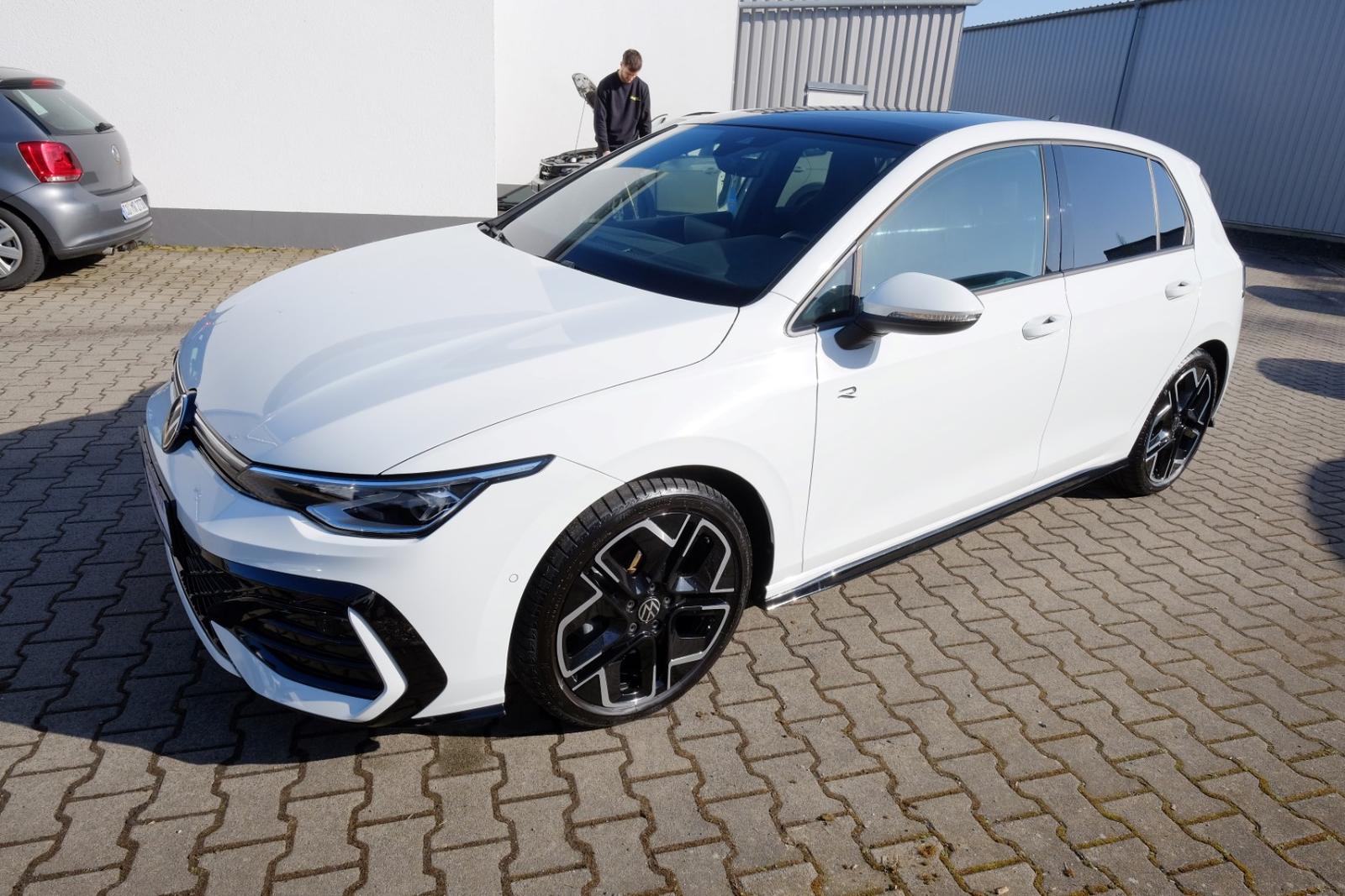 Volkswagen Golf VIII 1.5 TSI 2x R-Line Nav/Pan/Matr/Kam/18Z