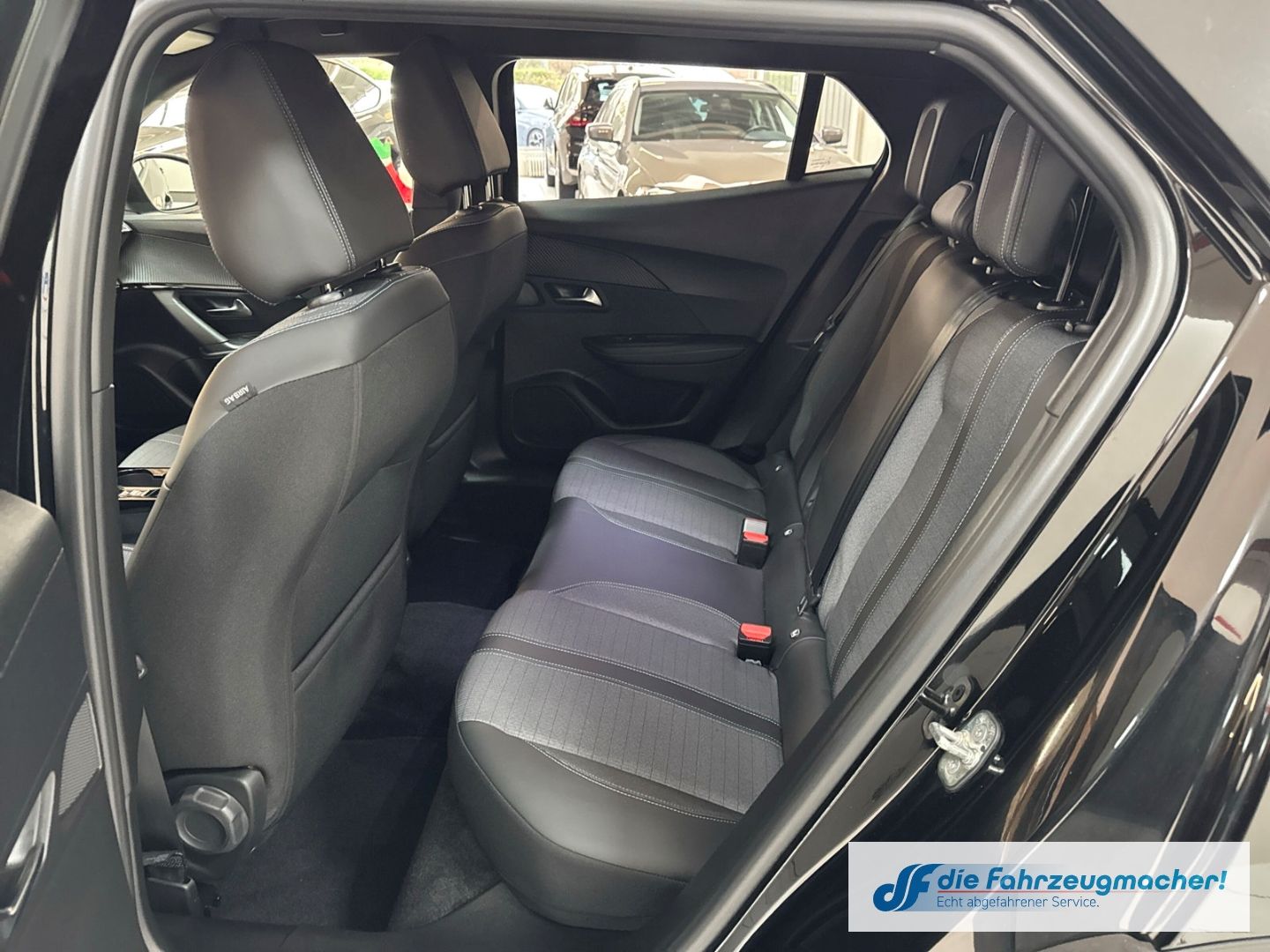 Fahrzeugabbildung Peugeot 2008 e- Allure Pack Navi LED Apple CarPlay Andro