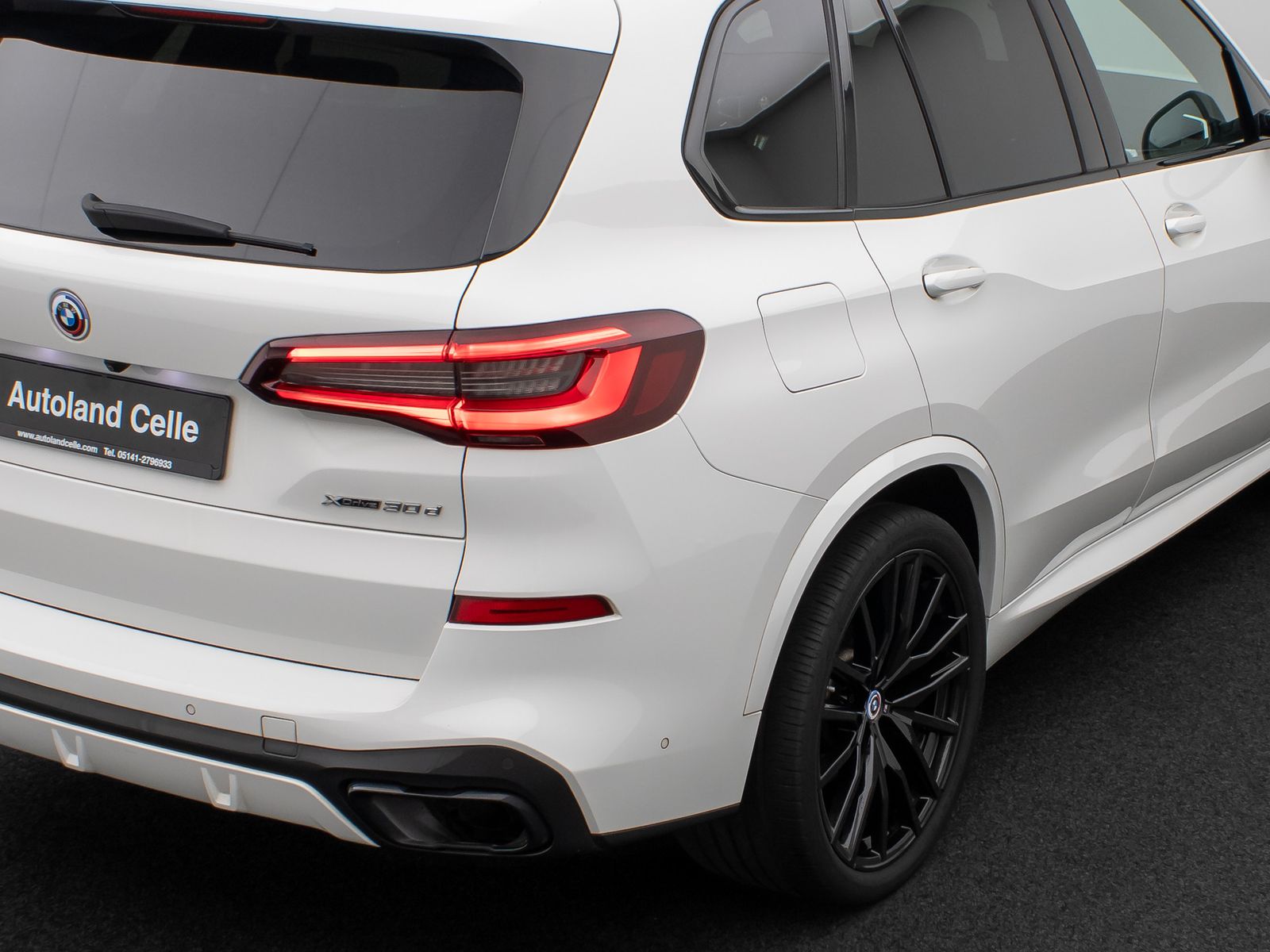Fahrzeugabbildung BMW X5 xD30d M Sport 360°Laser HUD DAB HiFi 22Zoll