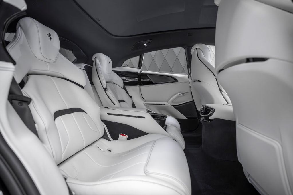 Purosangue BLACK/WHITE FULL CARBON PANORAMIC - Bild 17