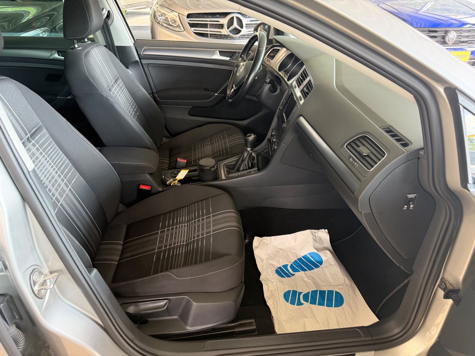 Fahrzeugabbildung Volkswagen Golf VII Lim. Lounge BMT