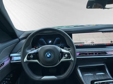 BMW 750 - 12