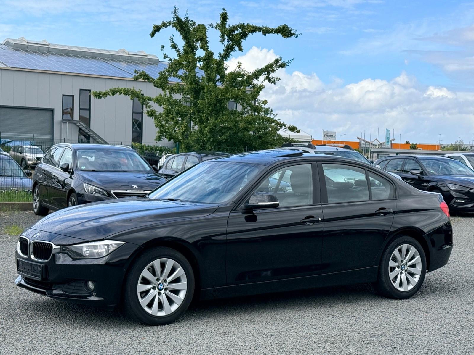 BMW 316i HeadUp Leder Schiebedach H&K