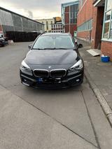 BMW 220D active Tourer - BMW 220 in Frankfurt (Main)
