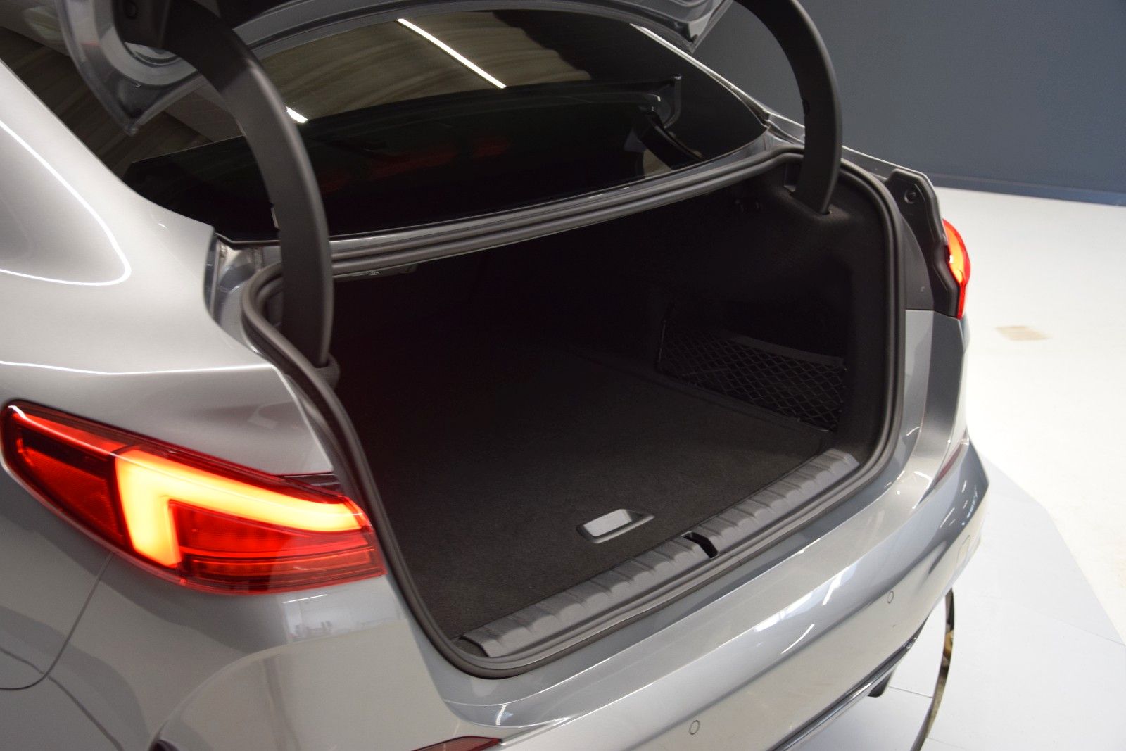 Fahrzeugabbildung BMW 218 i M Sport Gran Coupé HuD Pano Schale ACC