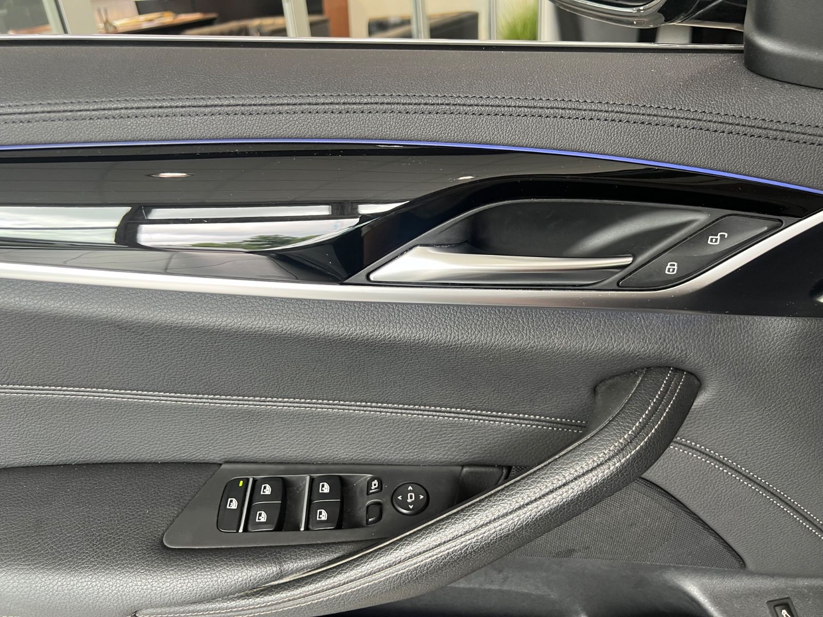 Fahrzeugabbildung BMW 520 d Lim. Luxury Line