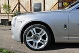 Rolls-Royce Ghost -S2/Panor/Topview/Assistpaket/Theatre Pak - Rolls-Royce Ghost mit Benzin-Antrieb: Automatik