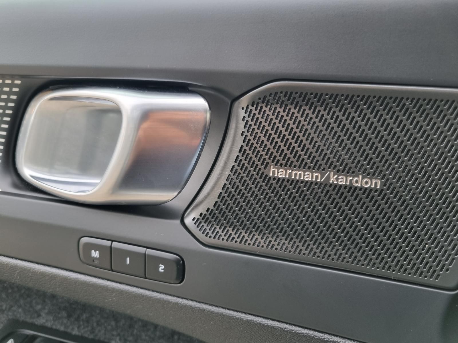 Fahrzeugabbildung Volvo XC40 B4 Ultra Dark '20 Zoll,Glasdach, 360-Cam'
