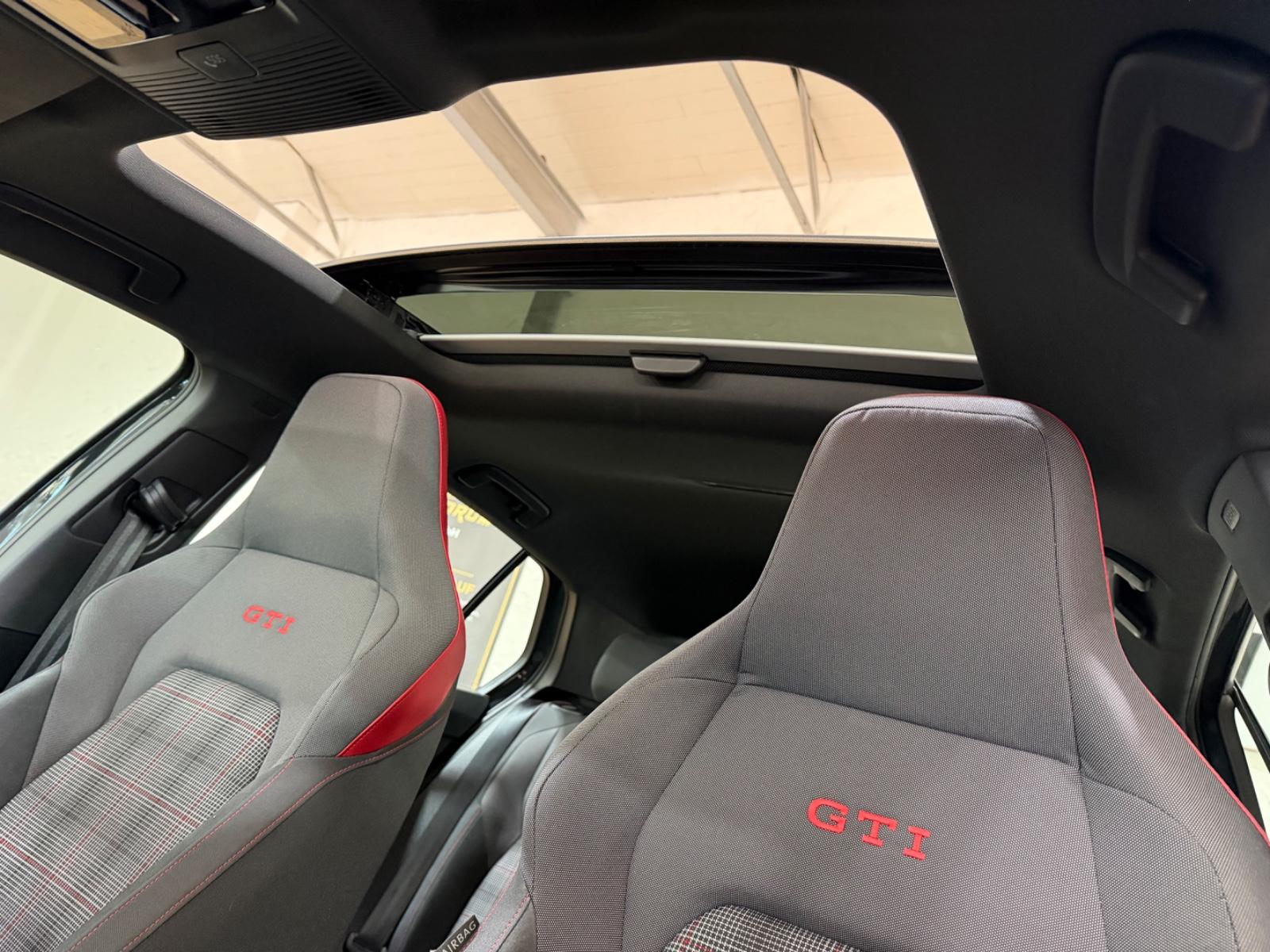 Volkswagen Golf VIII Lim. GTI 2.0TSI DSG/SOUND/PANO/ACC, миниатюра 16