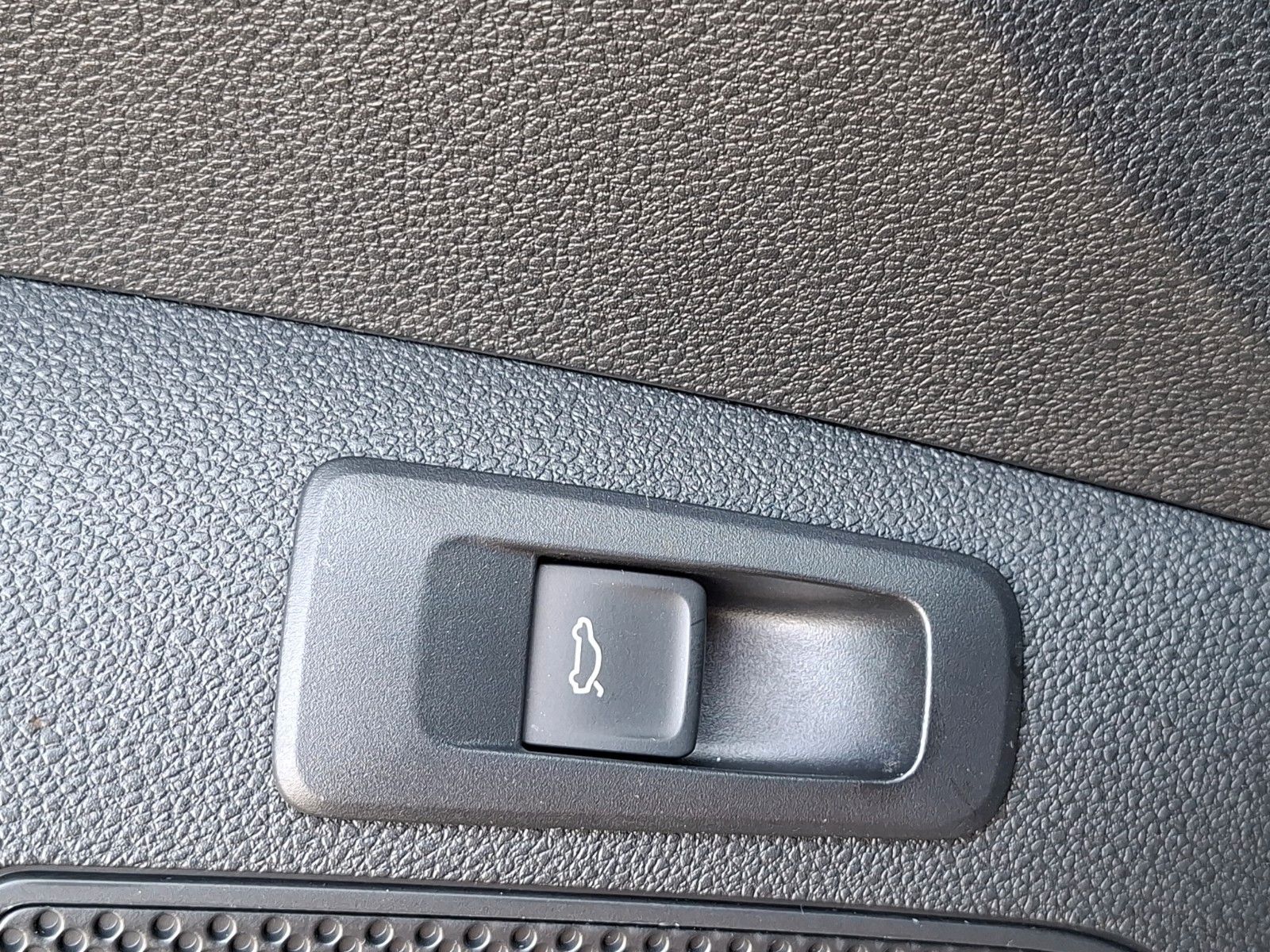 Fahrzeugabbildung SKODA Karoq Sportline*DSG*ViCo*PDC*Kamera*ACC**