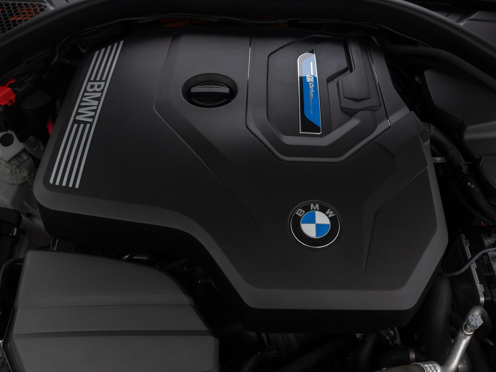 Fahrzeugabbildung BMW 330e xD M Sport DAB Laser AHK HUD Kamera Alarm