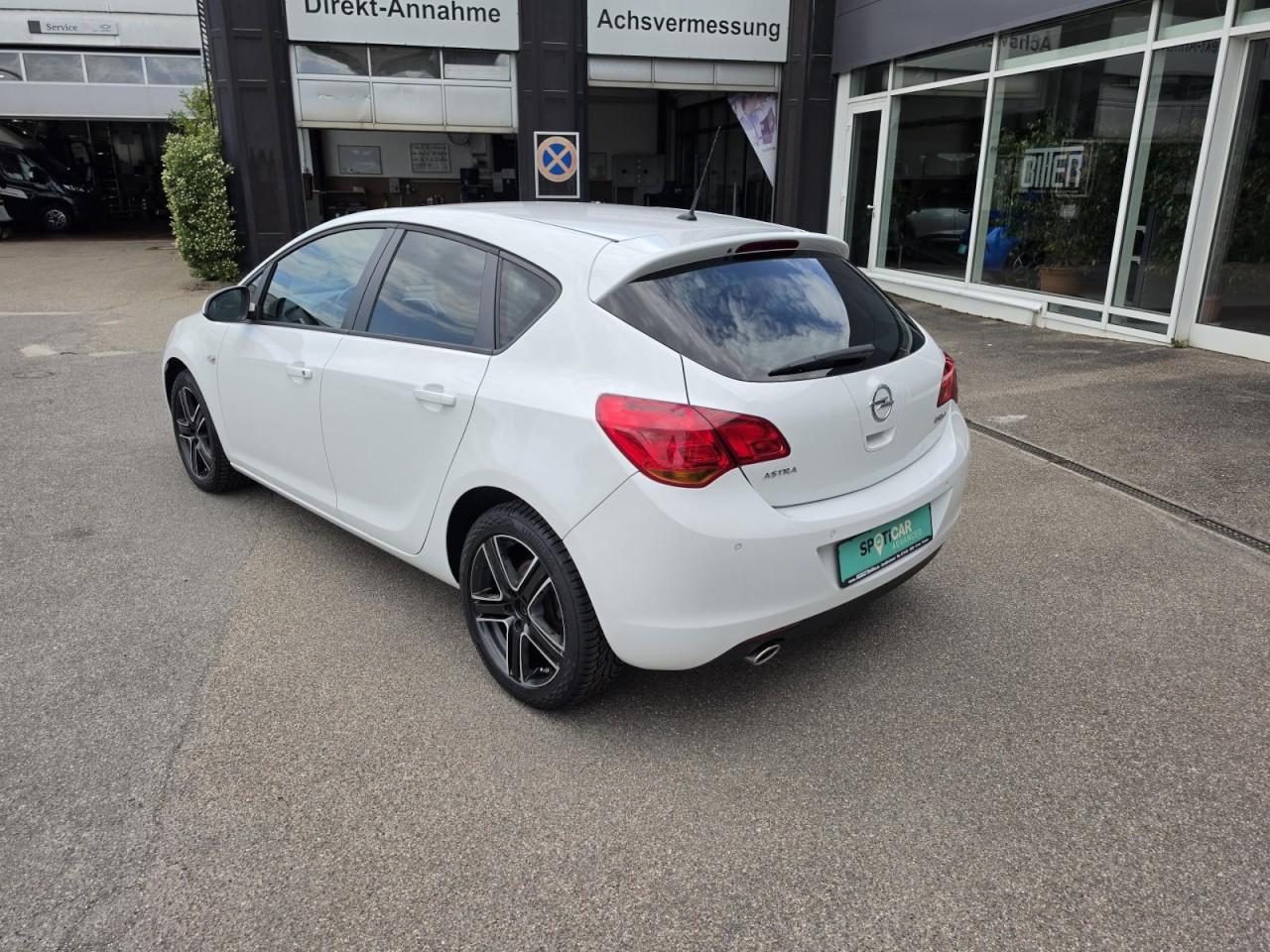 Opel Astra Design Edition 1,4 AC+SHZ+LHZ+PDC- Klima