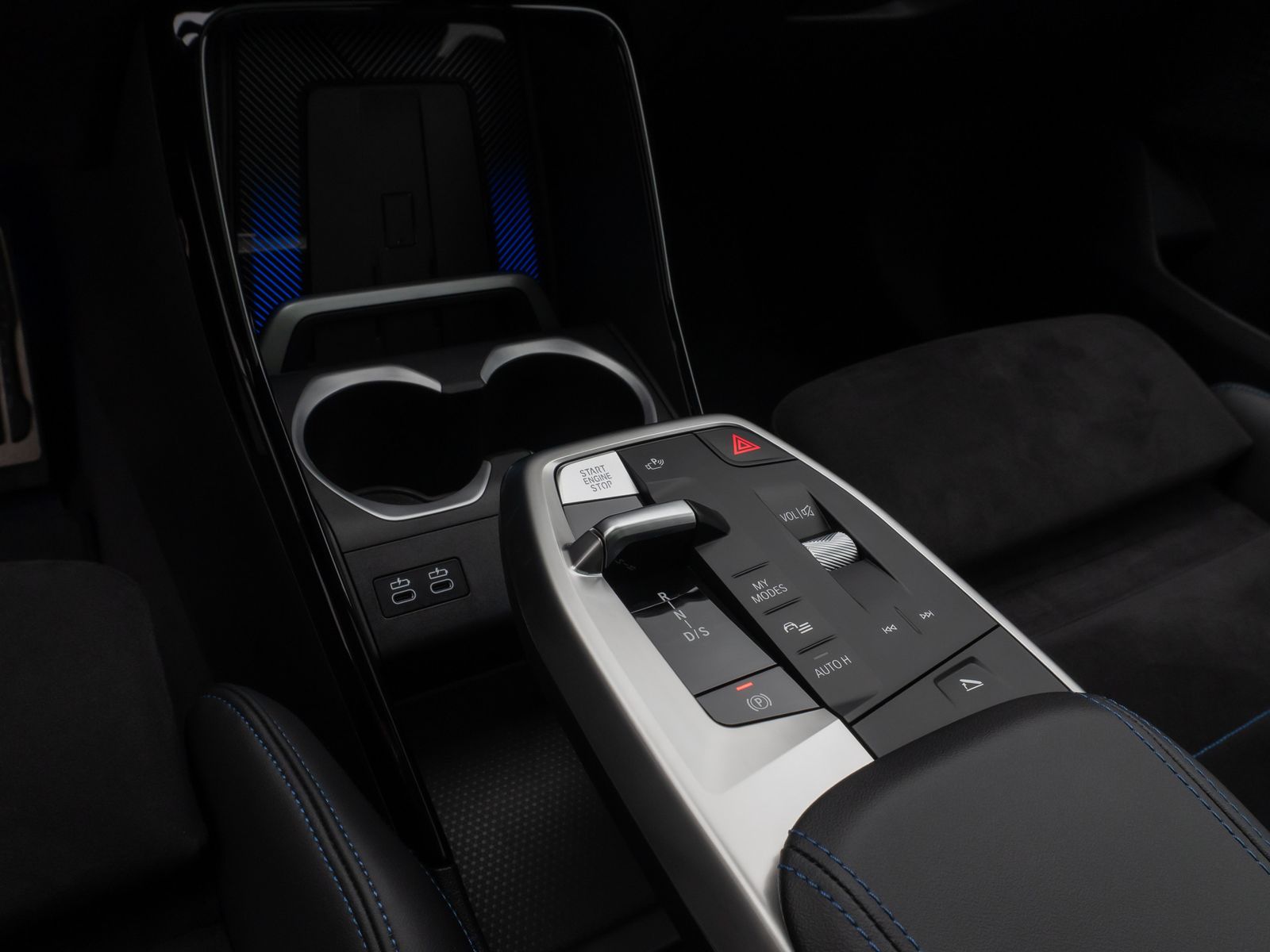 Fahrzeugabbildung BMW X1 xD25e M Sport Panorama Kamera H/K DAB Komfort