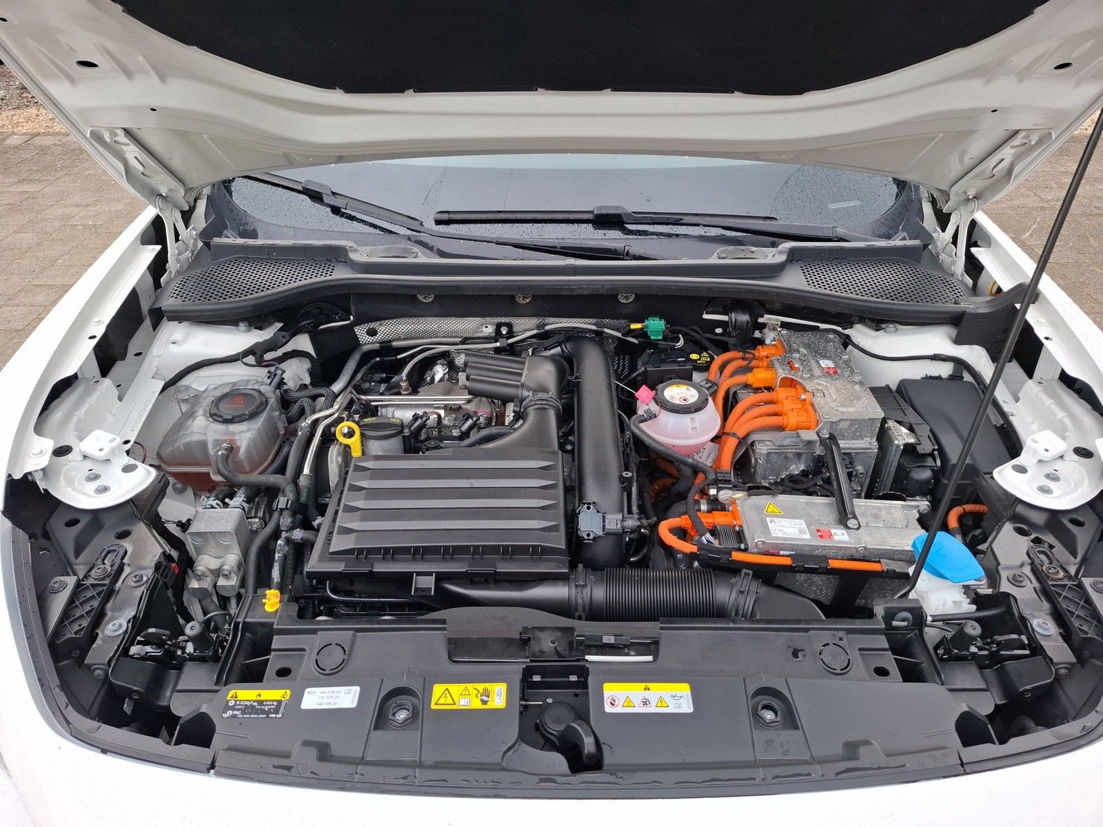 CUPRA Formentor 1.4 e-Hybrid VZ DSG / E-SITZE / LED / - Image 17