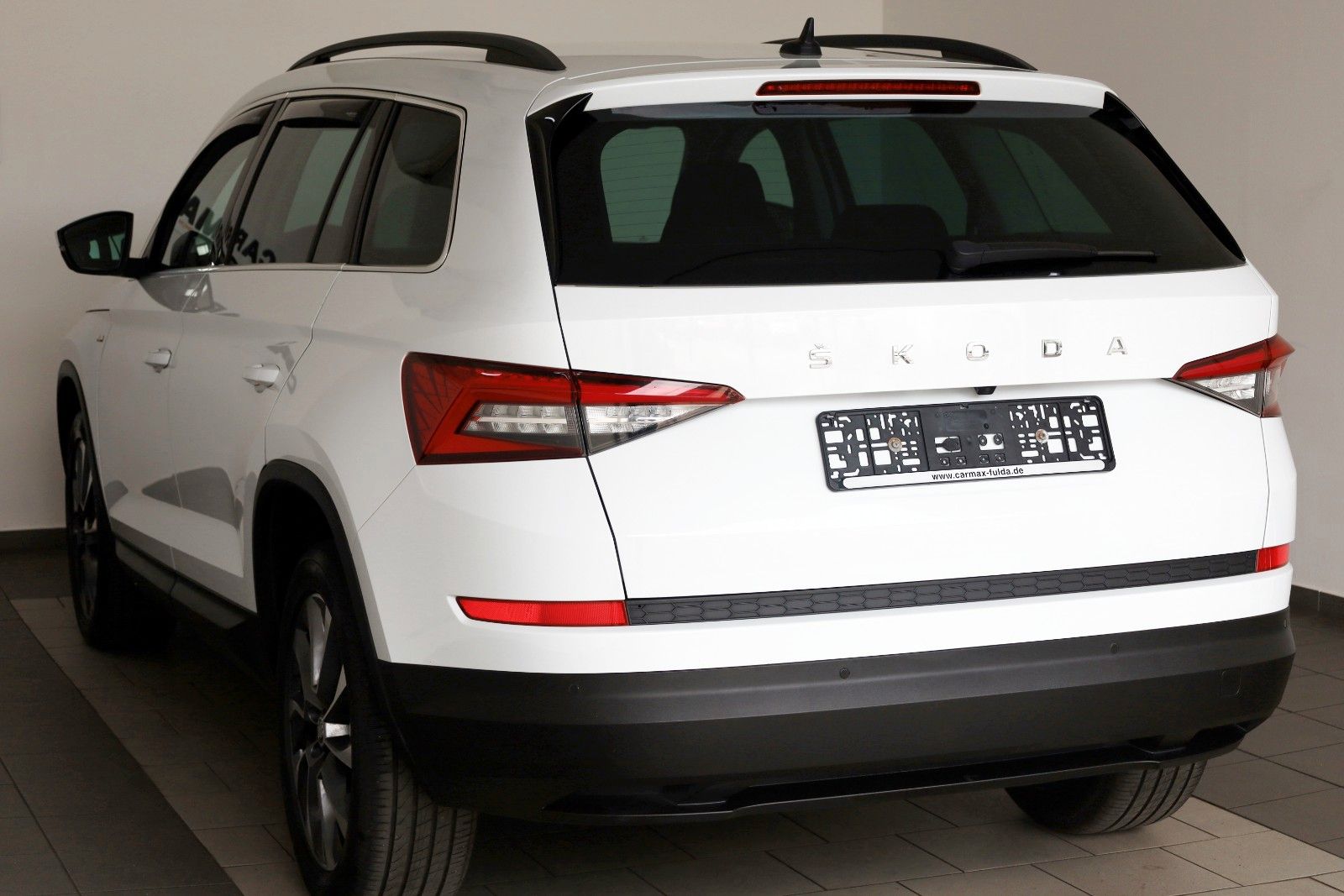 Fahrzeugabbildung SKODA Kodiaq Drive 125 4x4,Navi,4xSH,Kamera,ACC,AHK+WR