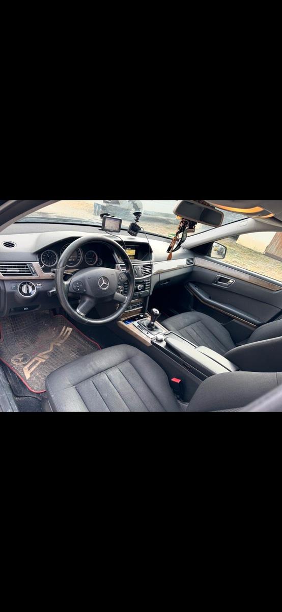 Mercedes-Benz E220 2012 — photo 8