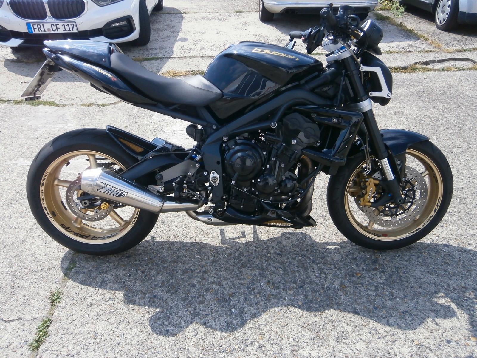 Triumph Streep Triple 675 R