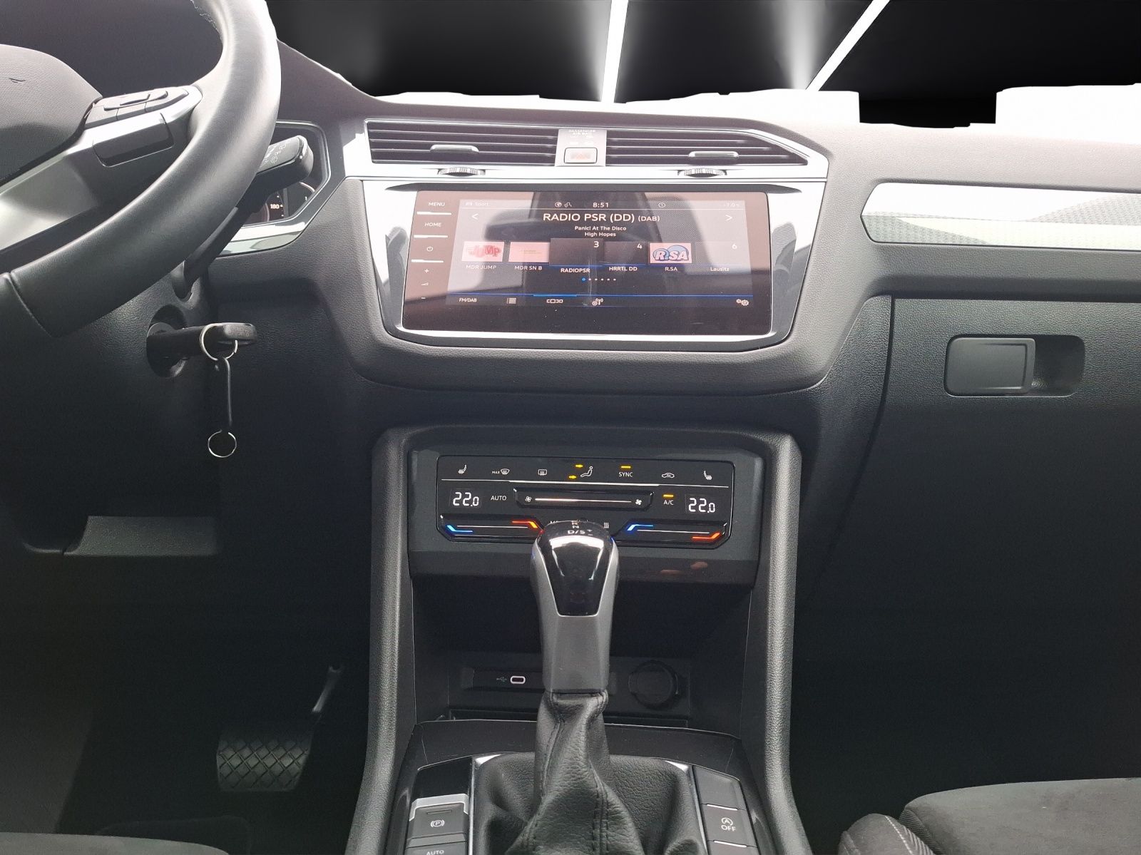 Fahrzeugabbildung Volkswagen Tiguan TDI Life DSG 4M Standhzg Matrix Navi AID