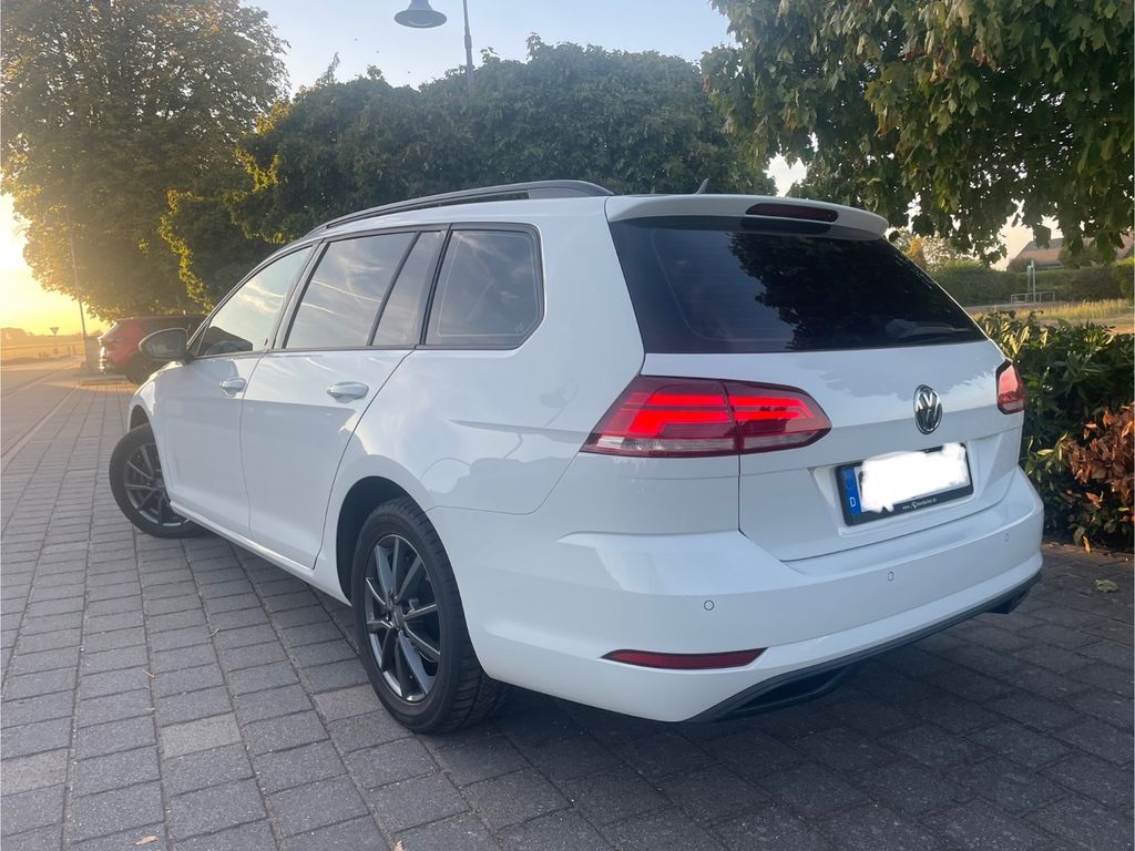 Image of Volkswagen Golf