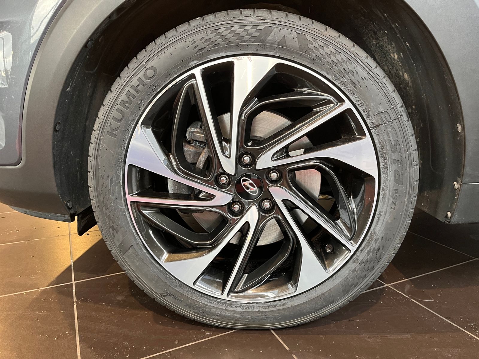 Fahrzeugabbildung Hyundai TUCSON Premium 4WD PANO LED NAVI