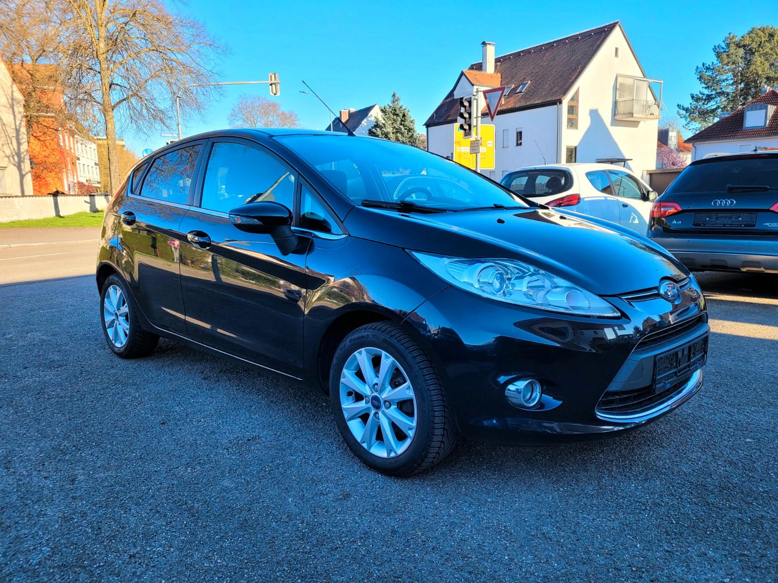 Ford Fiesta Titanium  Einparkh./Sitzheiz./Gepflegt