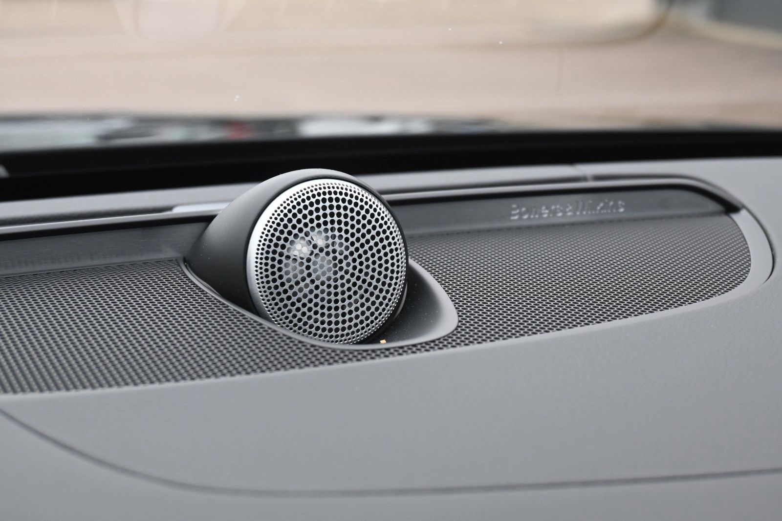 Fahrzeugabbildung Volvo V60 B4 DKG Ultra Dark*B&W*Massage*ACC*AHK*20"