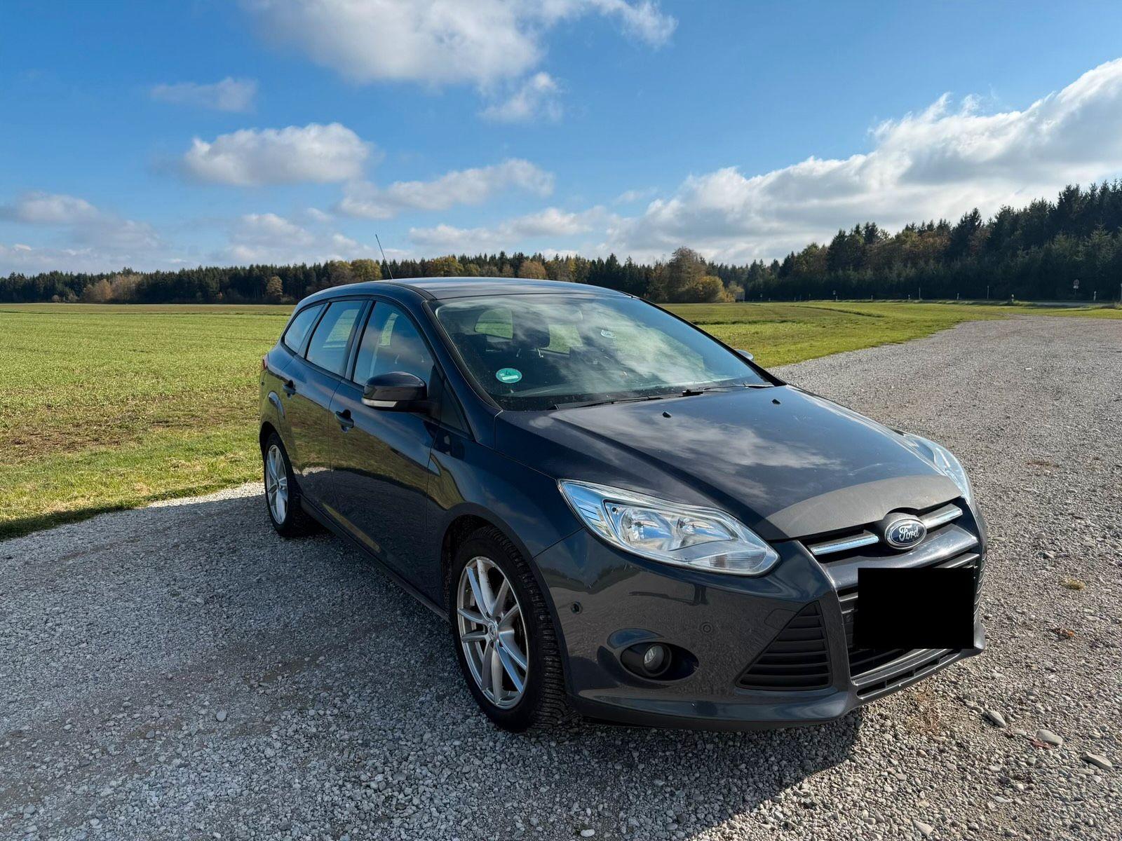 Ford Focus 2014 — rear view