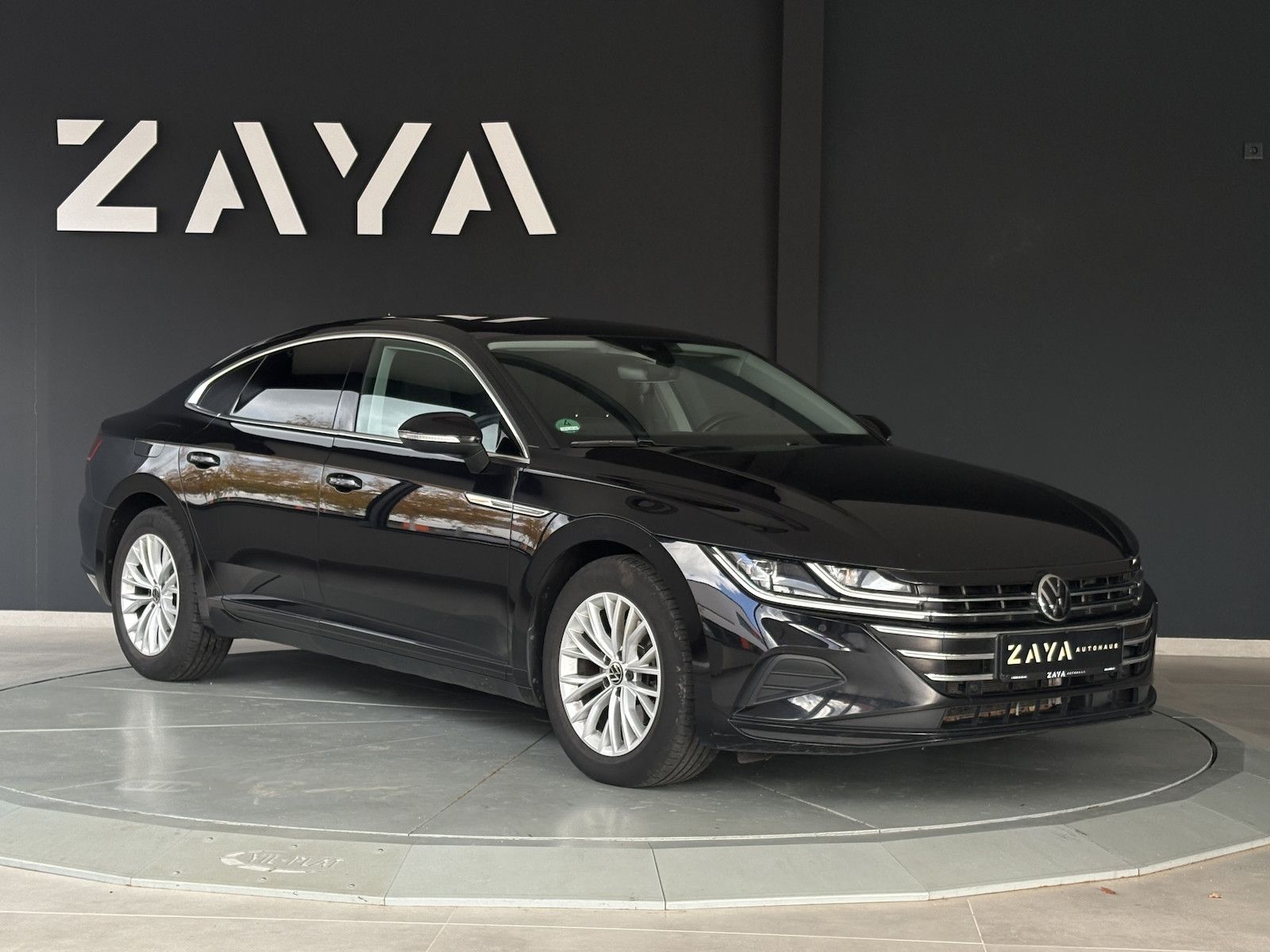 VW Arteon 2.0 TDI Limousine*DSG*AHK*NAVI*LED*