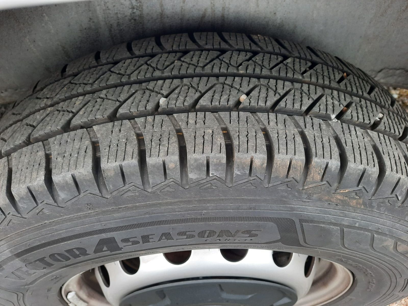 Fahrzeugabbildung Nissan Interstar Kastenwagen L3H2 150 dCi/Boden/4Season