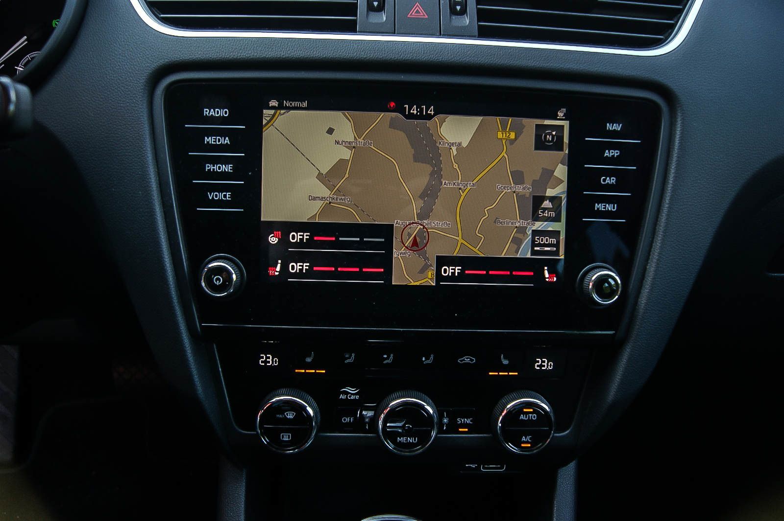 Fahrzeugabbildung SKODA Octavia Combi 20TDI DSG Soleil SPORT-FW KAMERA
