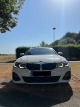 BMW 320i M Sport Automatik - BMW 320 in Duisburg