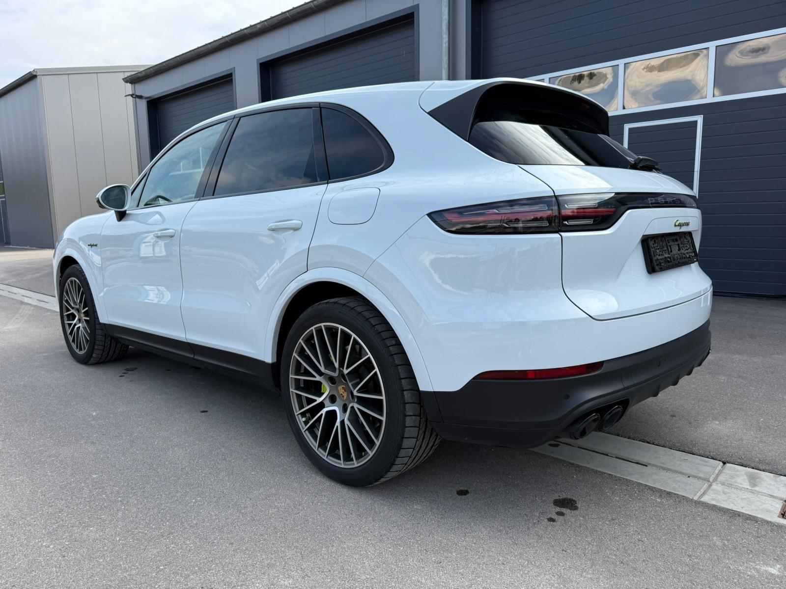 Porsche Cayenne E-Hybrid Platinum Edition+AHK+Pano+Alu21