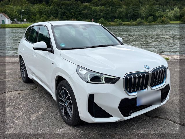 BMW iX1 xDrive30 313PS M-Sport AHK