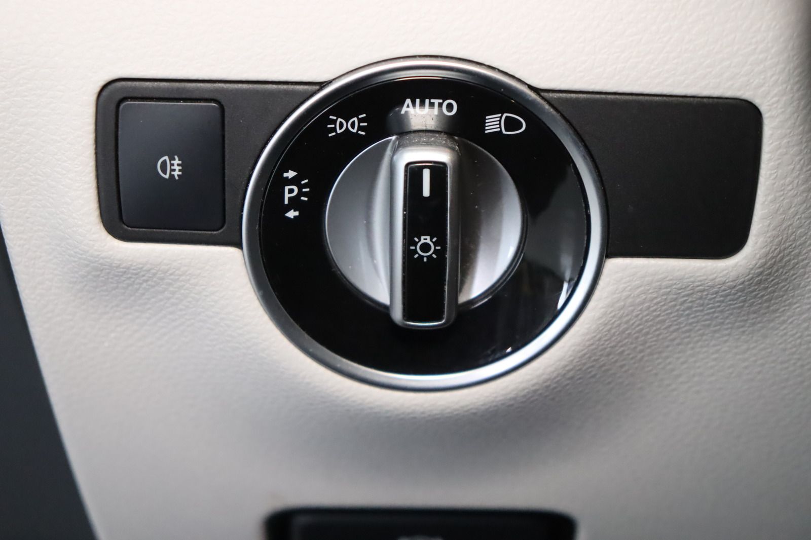 Fahrzeugabbildung Mercedes-Benz B 180 BlueEFFICIENCY * Bi-Xenon * Navi * SHZ *