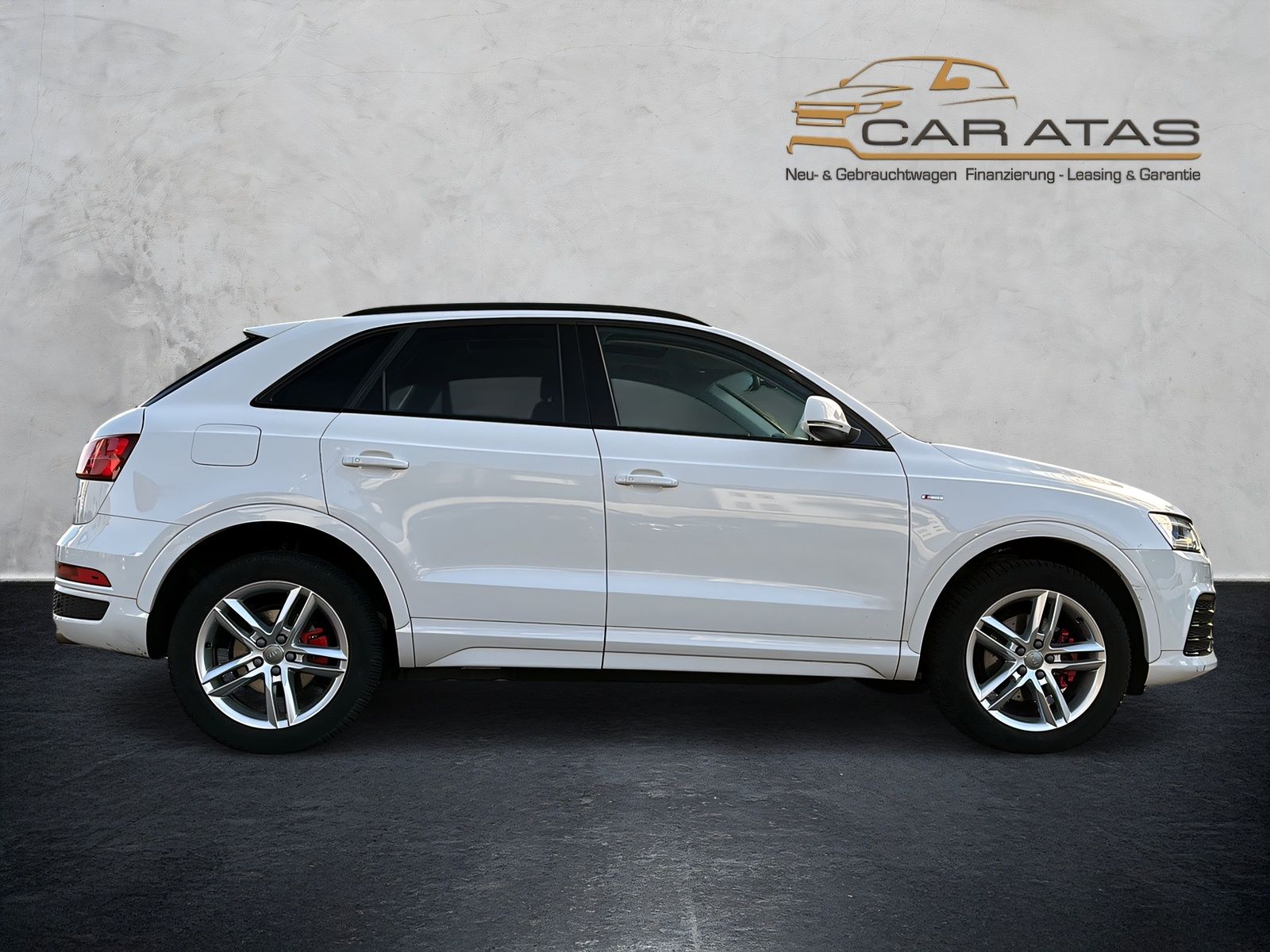 Fahrzeugabbildung Audi Q3 2.0 TDI S LINE SELECTION PANO NAVI KEYLESS