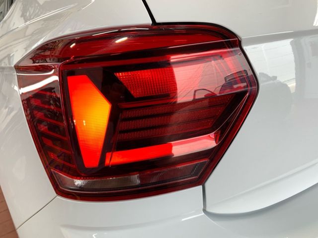Polo 1.0 TSI R-LINE +KAMERA+NAVI+DCP+APP+ACC+ALU