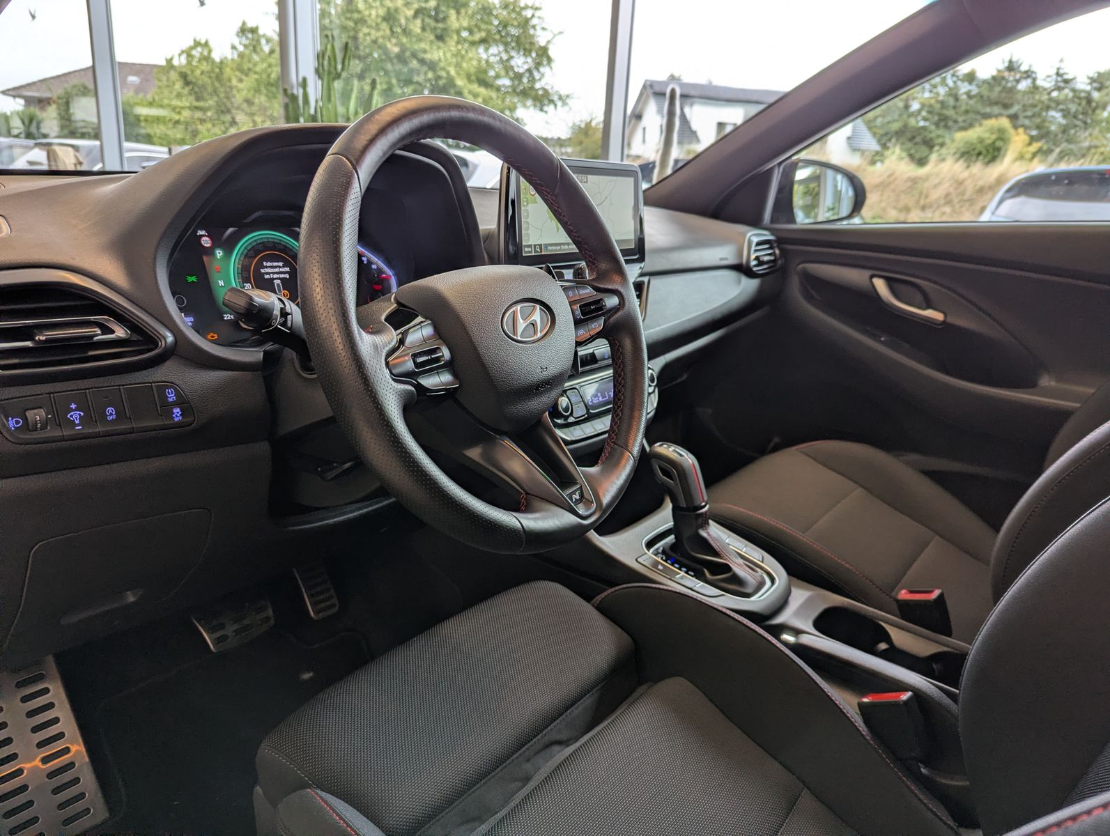 Fahrzeugabbildung Hyundai i30 1.5 T-GDI DCT N-Line LED Cam Pano Keyless 18
