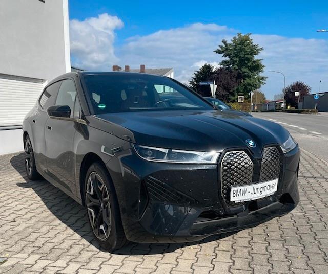 BMW iX 40 xDrive Sport